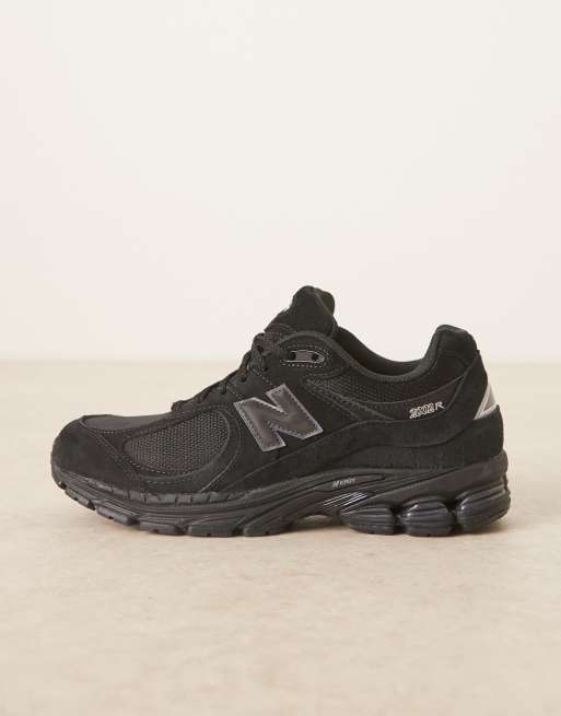 Zapatillas de deporte negro triple 2002 de New Balance, 2 de 5