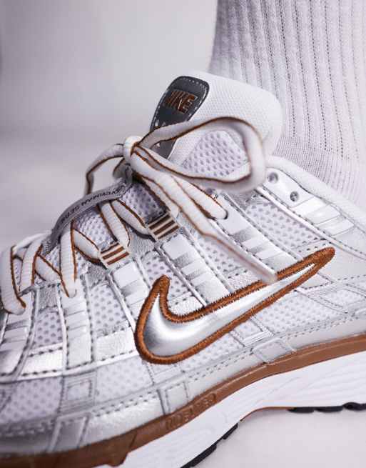 Zapatillas de deporte plateadas y marrones unisex P-6000 de Nike