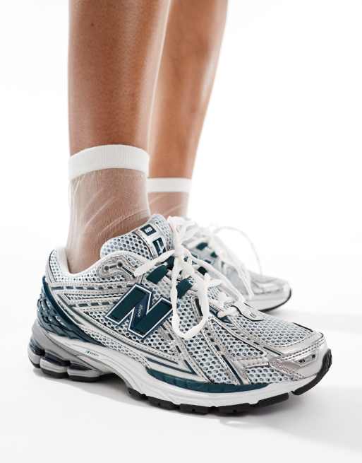 Zapatillas de deporte plateadas y negras 1906R de New Balance , 5 de 5