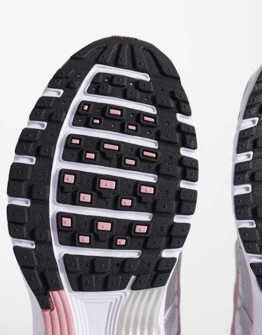 Zapatillas de deporte plateadas y rosas unisex P-6000 de Nike, 4 de 5