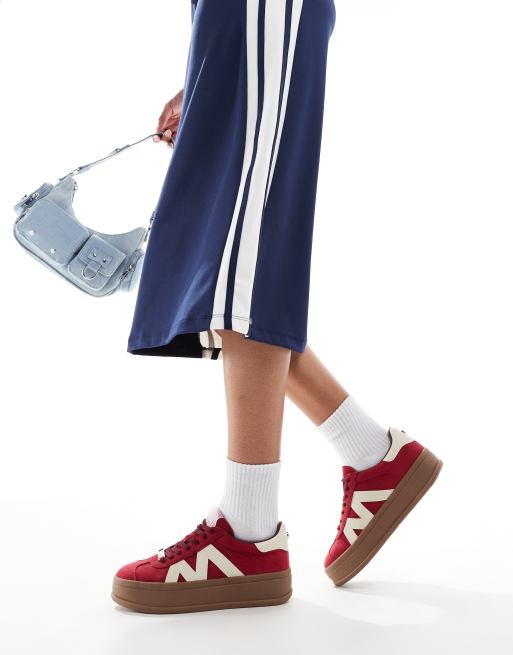Zapatillas de deporte rojas con plataforma plana de ante Opponent de Steve Madden, 5 de 5