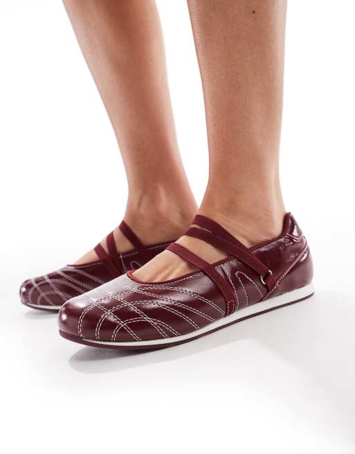 Zapatillas de deporte rojas estilo bailarinas con detalle de tiras Lilian de London Rebel