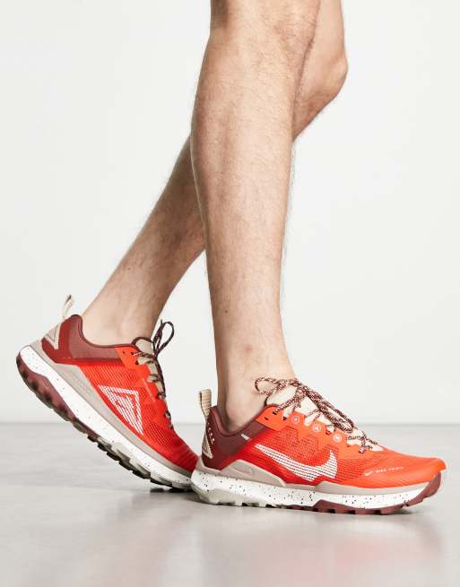 Zapatillas de deporte rojo React Wildhorse 8 de Nike Running 
