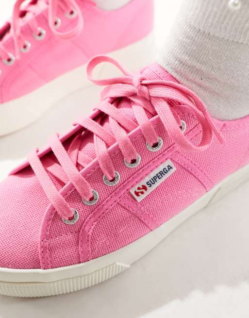 Zapatillas de deporte rosas con plataforma plana 2790 de Superga ASOS