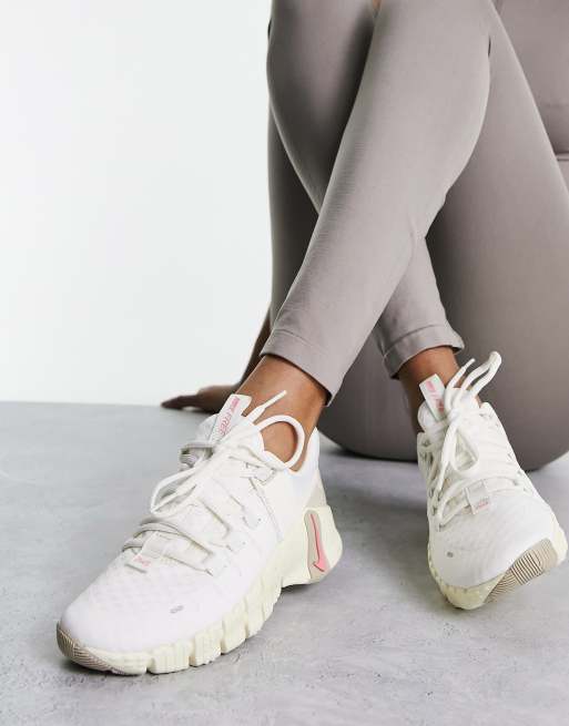 Adiccion Citar vida Zapatillas de deporte rosas Free Metcon 5 de Nike Training | ASOS