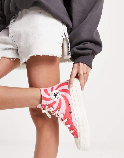 Zapatillas de deporte rosas con estampado de y plataforma Chuck All Star Lift Hi de Converse ASOS