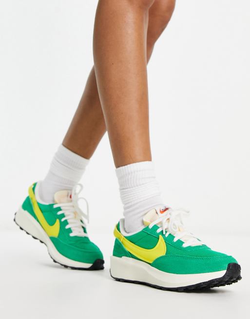 Zapatillas de deporte verde estadio y amarillo óptico vintage Waffle Debut de Nike, 3 de 4