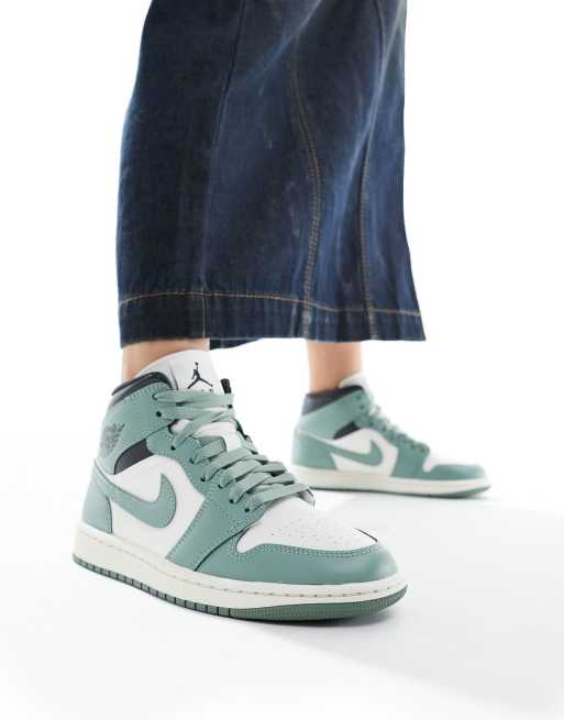 Zapatillas de deporte verde salvia Air Jordan 1 Mid de Nike, 5 de 5