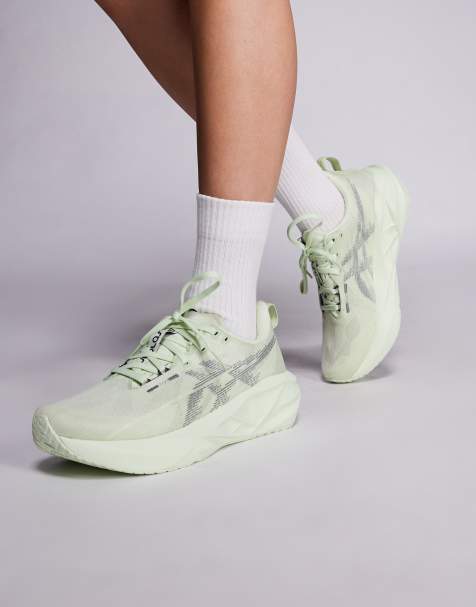 Zapatillas de deporte verdes para correr Novablast 5 de Asics - view 1