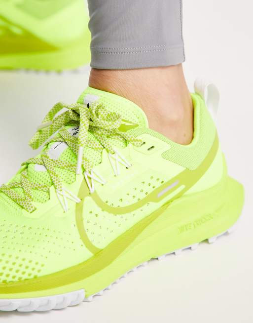 Zapatillas de deporte verdes para mujer React Pegasus Trail 4 de Nike Running