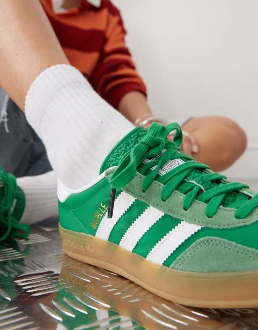 Zapatillas de deporte verdes y blancas Gazelle Indoor de adidas Originals