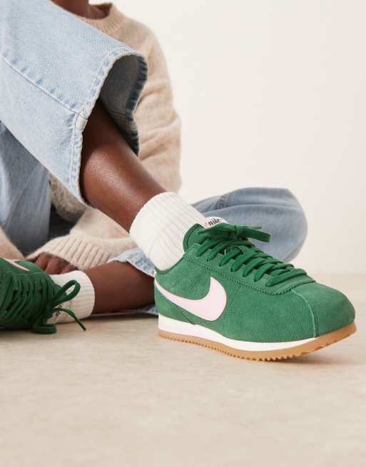 Zapatillas de deporte verdes y rosa espuma de ante Cortez de Nike, 2 de 5