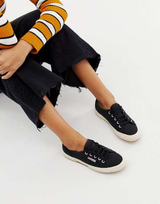 Zapatillas de lona clásicas en negro claro 2750 de Superga, 2 de 4