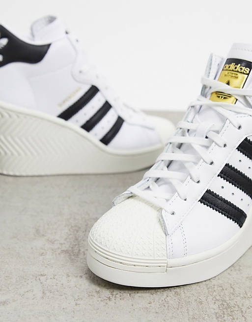 más y más peine desagüe Zapatillas de tacón en blanco y negro Superstar años 80 de adidas Originals  | ASOS