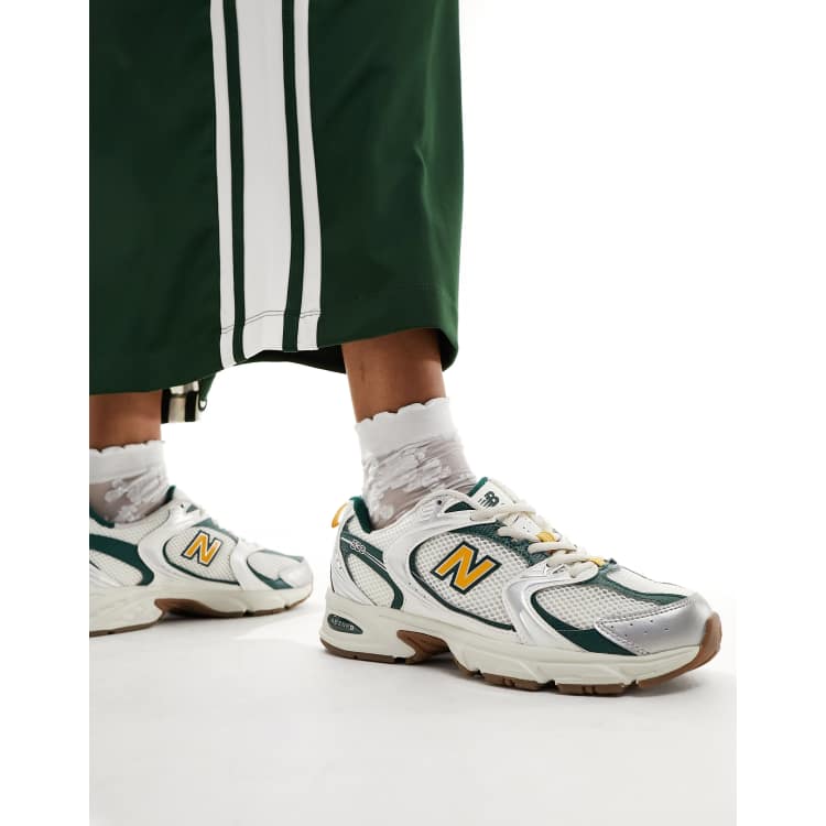 ClassicfuncenterShops verdes y doradas 530 Collegiate exclusivas en ClassicfuncenterShops de New Balance United Arrows Sons Take The First Swing at New Balance s Zapatillas deportivas blancas