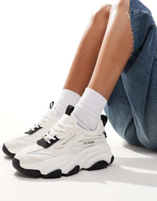 Zapatillas deportivas blancas y color arena con suela gruesa Possession E de Steve Madden ASOS