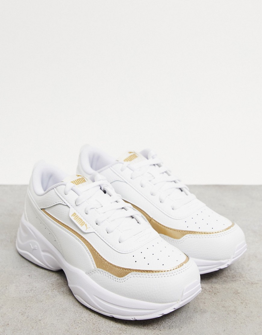 Zapatillas deportivas blancas y doradas con suela gruesa Cilia de Puma-Blanco