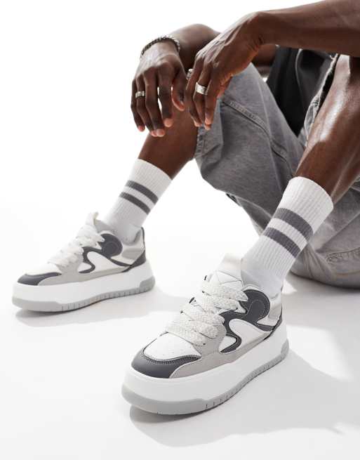 Zapatillas deportivas grises y blancas con suela gruesa de ASOS DESIGN