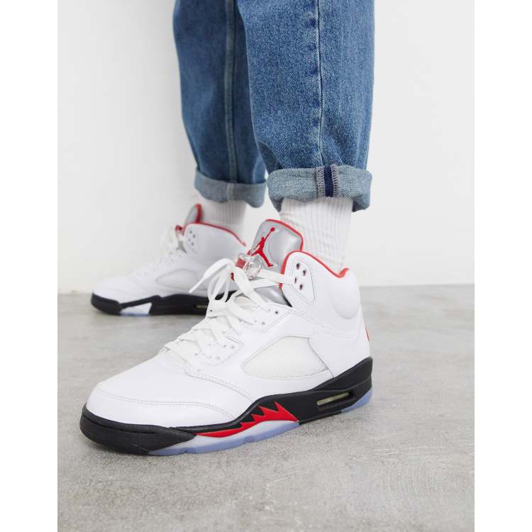 Zapatillas en blanco rojo fuego Air Jordan 5 Retro de Nike