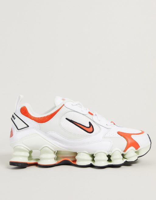 Ártico gas vaquero Zapatillas en blanco y naranja Shox TL Nova de Nike | ASOS