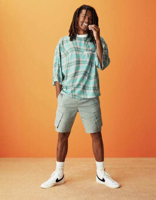 Outfit Casual Tenis Nike Nike Blazer Con Pantalon Corto Zapatillas