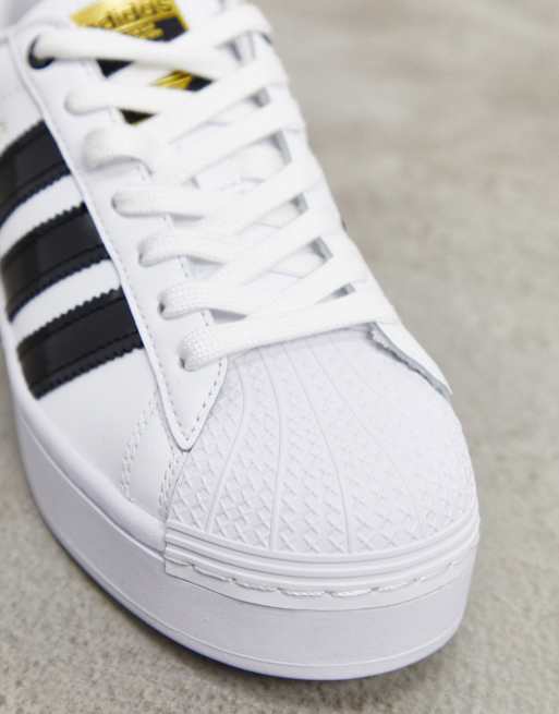 Zapatillas en y negro plataforma Superstar Bold de adidas |