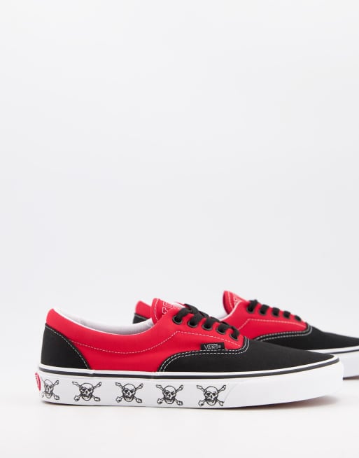 Vans negras 2025 con flores rojas