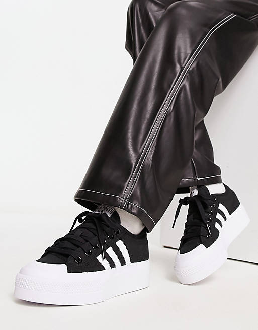 ensayo Sequía Sucio Zapatillas en negro y blanco con plataforma Nizza de adidas Originals | ASOS