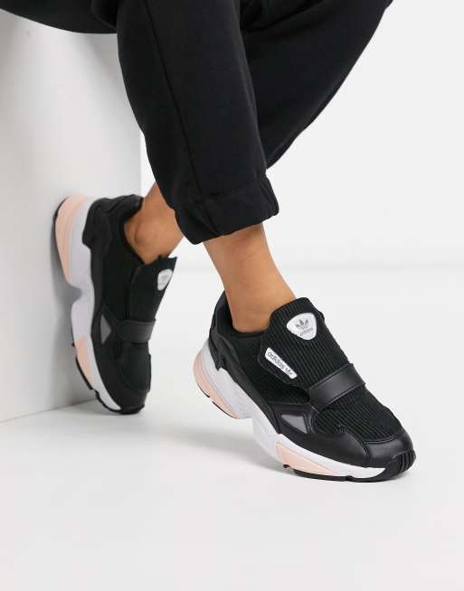 Adidas falcon negro y rosa sale