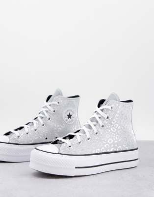 Zapatillas hi-top con estampado de leopardo plateado metalizado y plataforma Chuck Taylor Lift de Converse ASOS