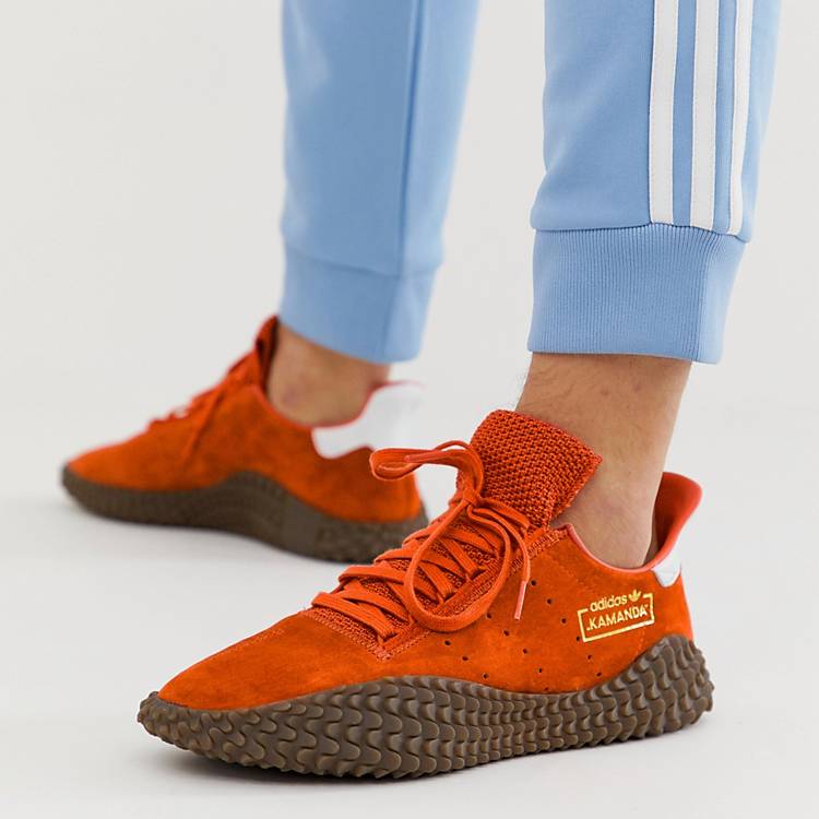Zapatillas naranja Kamanda de adidas