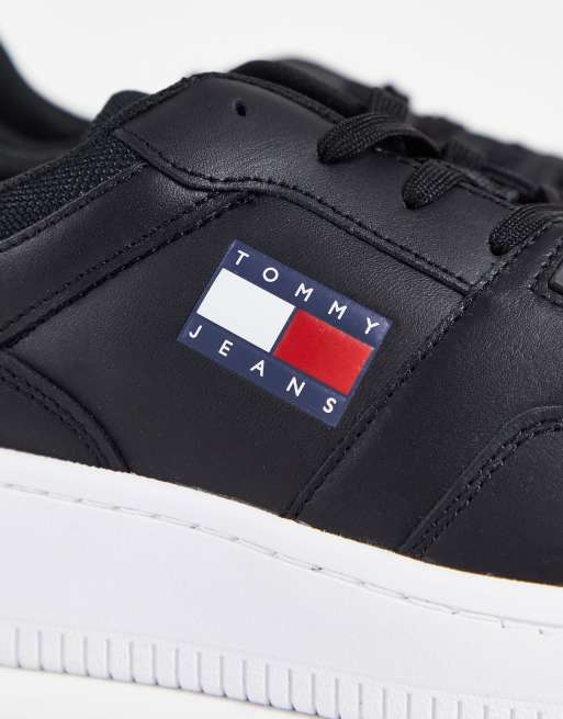 Zapatillas negras de baloncesto de estilo retro en negro de Tommy Jeans, 4 de 4