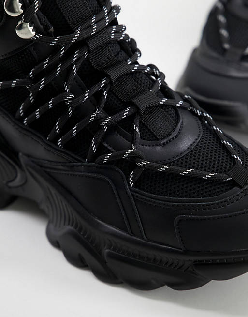 Zapatillas negras de estilo con suela gruesa District de DESIGN ASOS