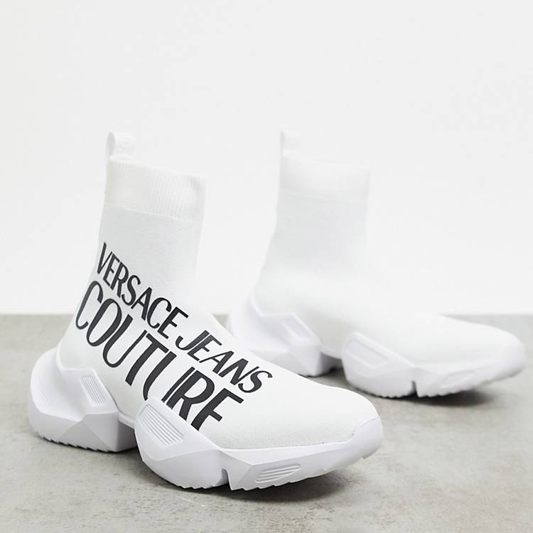 Correo aéreo mil fragancia Zapatillas tipo calcetín con suela gruesa y logo de Versace Jeans Couture |  ASOS