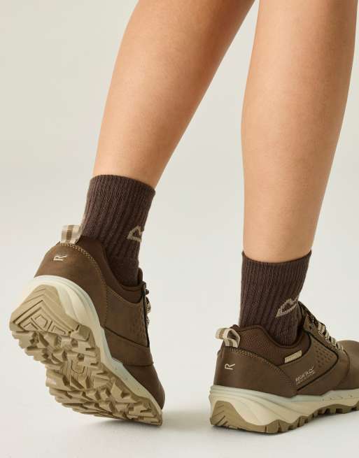 Zapatos beis cálido castaño de caña baja impermeables para mujer Amble de Regatta, 4 de 4