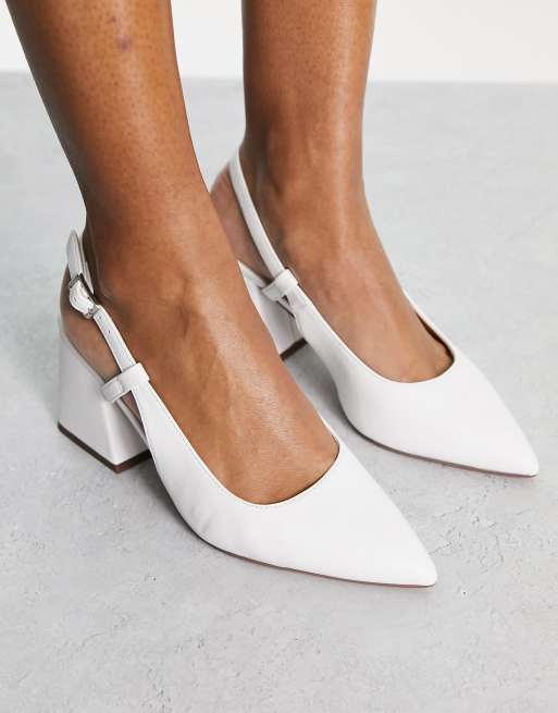 Zapatos blancos de tac n medio destalonados Sydney de ASOS DESIGN