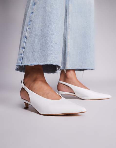 Zapatos blancos destalonados de tacón bajo Saskia de Public Desire Wide Fit - view 1