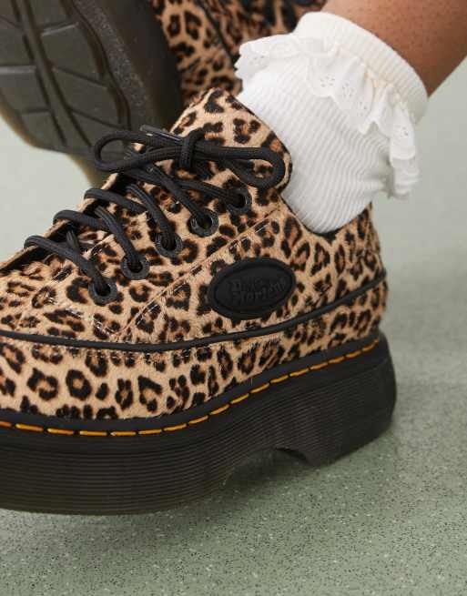 Zapatos con estampado de leopardo y 5 pares de ojales Buzz de Dr