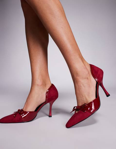 Zapatos de salón burdeos con puntera fina, abertura y lazo Makenna de Public Desire Wide Fit - view 1