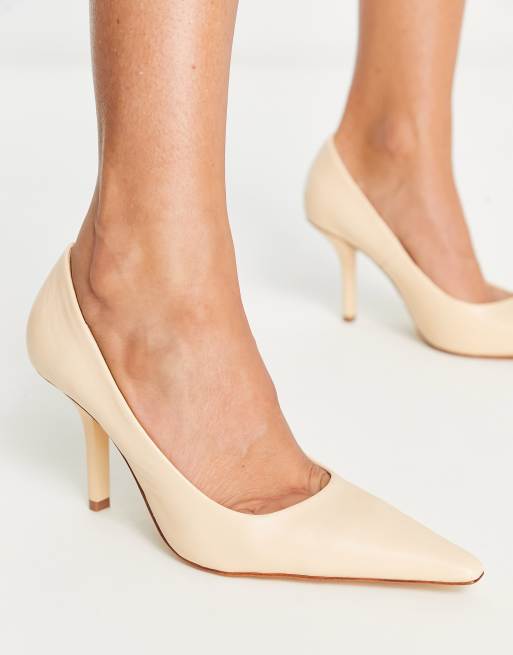 Zapatos de salón color crema con tacón puntera fina de cuero de Mango ASOS