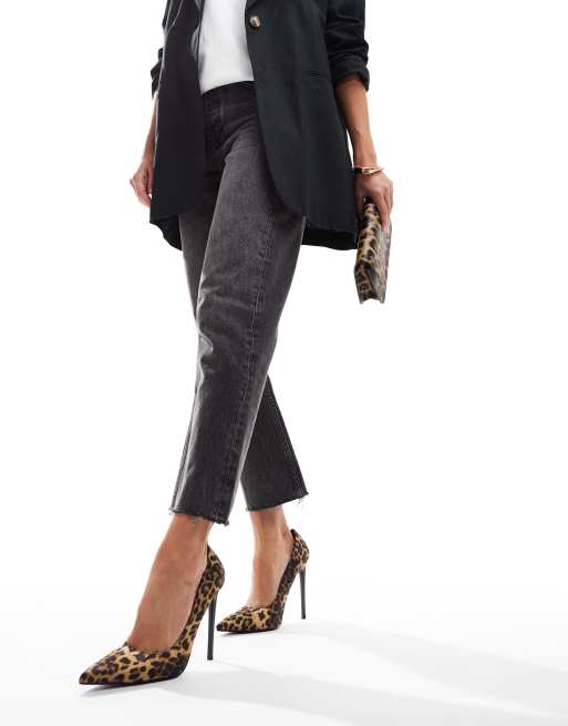 Zapatos de salón con estampado de leopardo Agathia de SIMMI London, 3 de 4