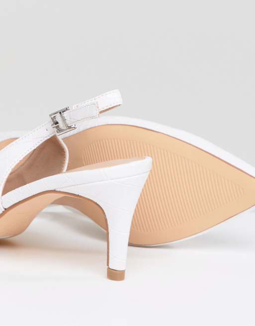 Zapatos de salón de efecto cocodrilo con tira trasera de New Look, 4 de 4