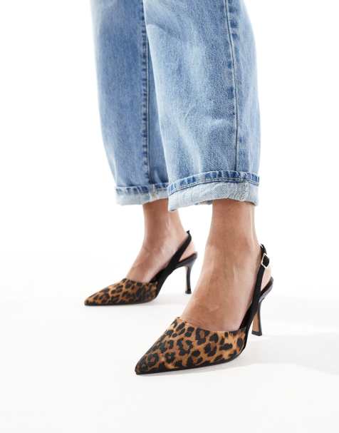 Zapatos de tacón de aguja con diseño dividido negro y de leopardo con correa talonera Samber de ASOS DESIGN Wide Fit - view 1