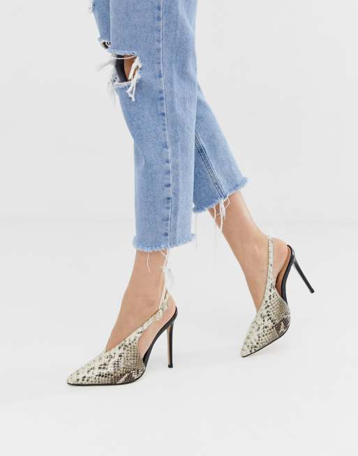 Zapatos de tacón de cuero con estampado de serpiente y tira en la parte  trasera de River Island | ASOS