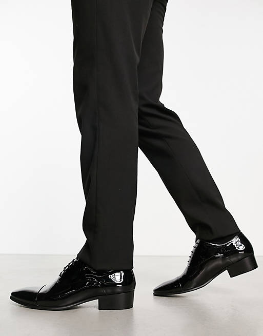 Zapatos de vestir negros con cordones de charol sintético de DESIGN |