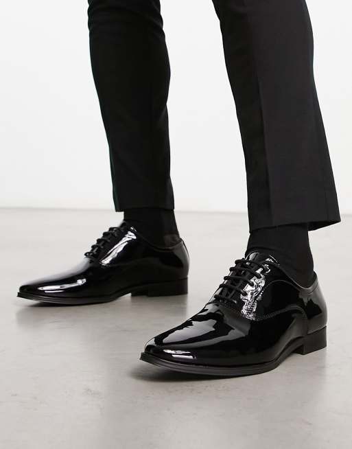 Zapatos de vestir negros con cordones de charol sintético de ASOS DESIGN, 3 de 4