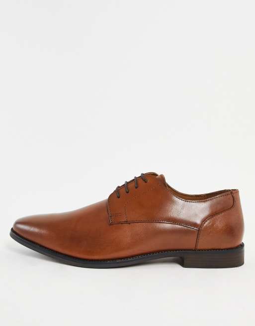 Zapatos Derby color tostado con cordones de cuero de Red Tape