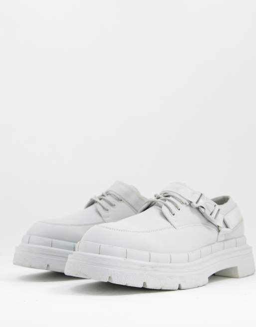 Zapatos Derby con cordones, detalle de correa y suela gruesa de ASOS DESIGN