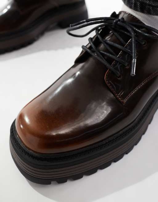 Zapatos Derby marrones con cordones y suela gruesa de ASOS DESIGN, 2 de 4