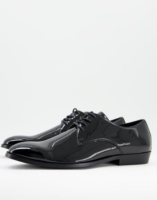 Zapatos derby negros con puntera en ángulo de charol de ASOS DESIGN 